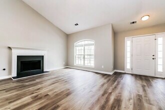 192 River View Ct in Hampton, GA - Foto de edificio - Building Photo