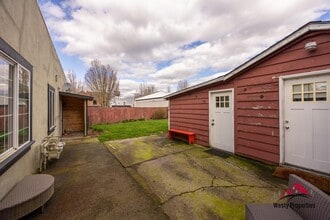 36M - SE Harlow - Troutdale in Troutdale, OR - Foto de edificio - Building Photo