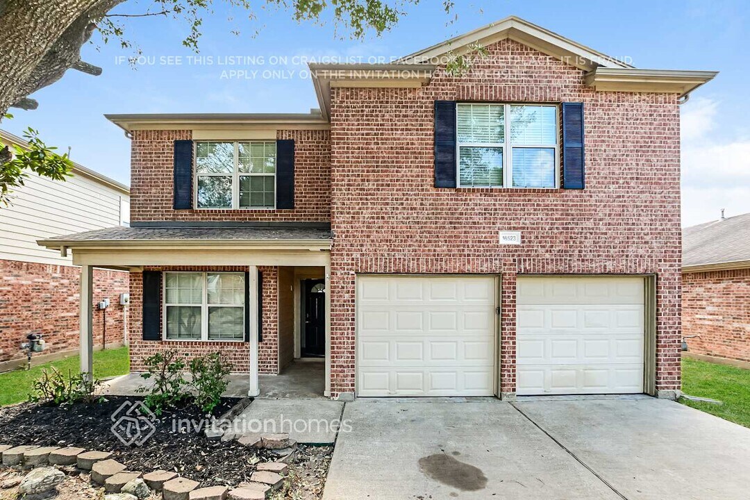 16523 Bristle Creek Dr in Houston, TX - Building Photo