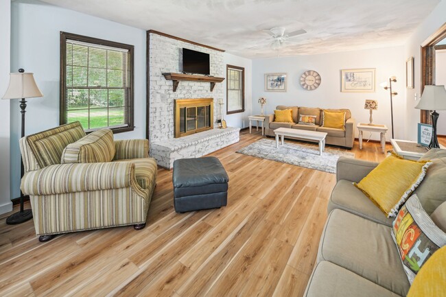 1063 Burcale Rd in Myrtle Beach, SC - Foto de edificio - Building Photo