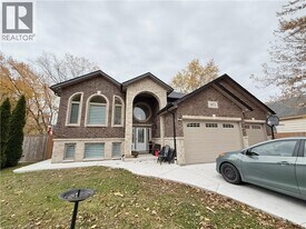 1710 Balfour Blvd in Windsor, ON - Building Photo