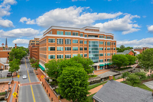 Creekside Plaza Apartments