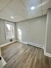 163 Hutton St, Unit 17 in Jersey City, NJ - Building Photo - Building Photo