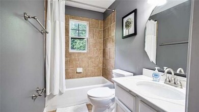 339 Henry Aaron Ave SW in Atlanta, GA - Foto de edificio - Building Photo