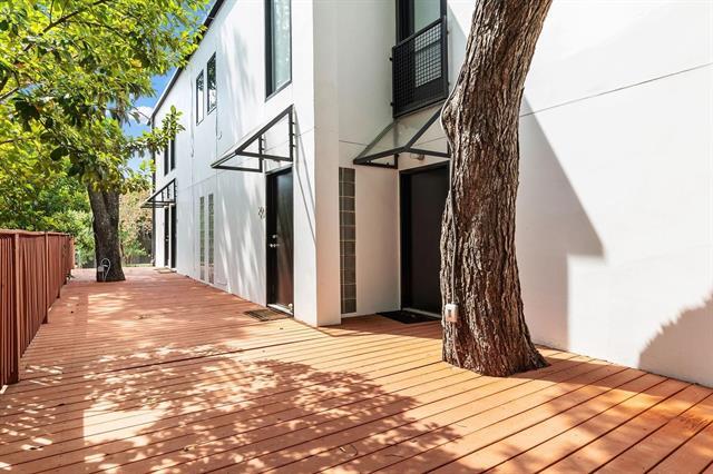 4242 Buena Vista St in Dallas, TX - Foto de edificio - Building Photo