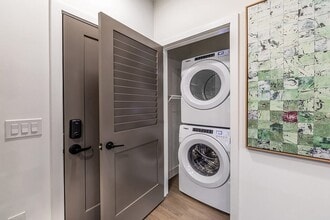 The Brynn Apartments in Kirkland, WA - Foto de edificio - Building Photo