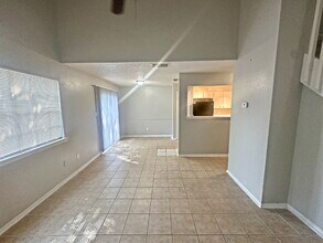 7504 Oak Chase in San Antonio, TX - Building Photo - Building Photo