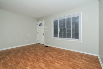 4829 Weber Dr in Hamilton, OH - Foto de edificio - Building Photo