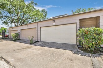 5869 Sampley Way in Houston, TX - Building Photo - Building Photo