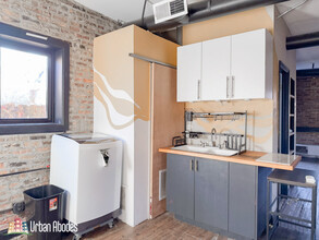 639 N Troy St, Unit G08C in Chicago, IL - Building Photo - Building Photo