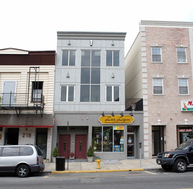 220 Harrison Ave in Harrison, NJ - Building Photo - Building Photo