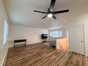 2000 Blueberry St in Anchorage, AK - Building Photo - Building Photo