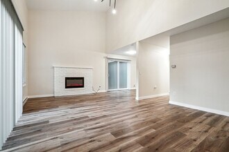9025 Fremont Ave N in Seattle, WA - Building Photo - Building Photo