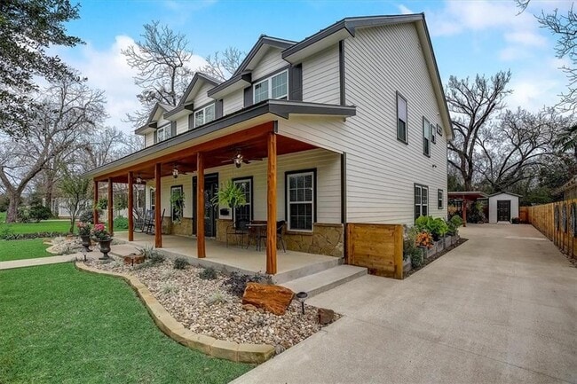 1603 Wilson St in Bastrop, TX - Building Photo - Building Photo