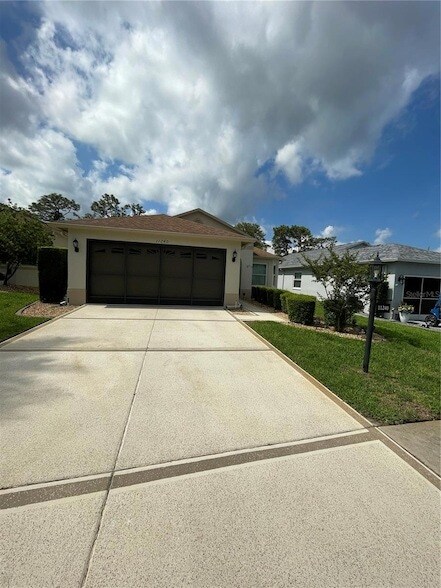 11240 Hollander Ave in Hudson, FL - Building Photo