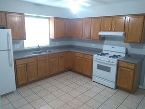 1627 Grove Dr in Round Lake Beach, IL - Building Photo - Building Photo