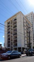 H&M Apartments in Honolulu, HI - Building Photo - Building Photo