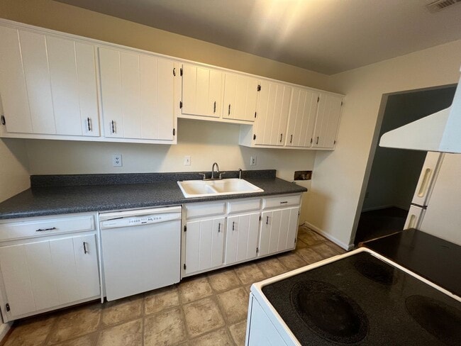 934 Maryland Ave in Virginia Beach, VA - Building Photo - Building Photo