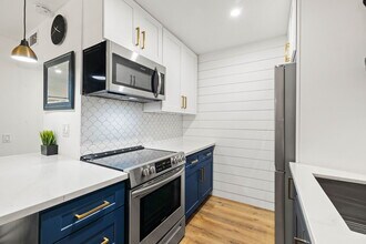 6314 Friars Rd in San Diego, CA - Building Photo - Building Photo