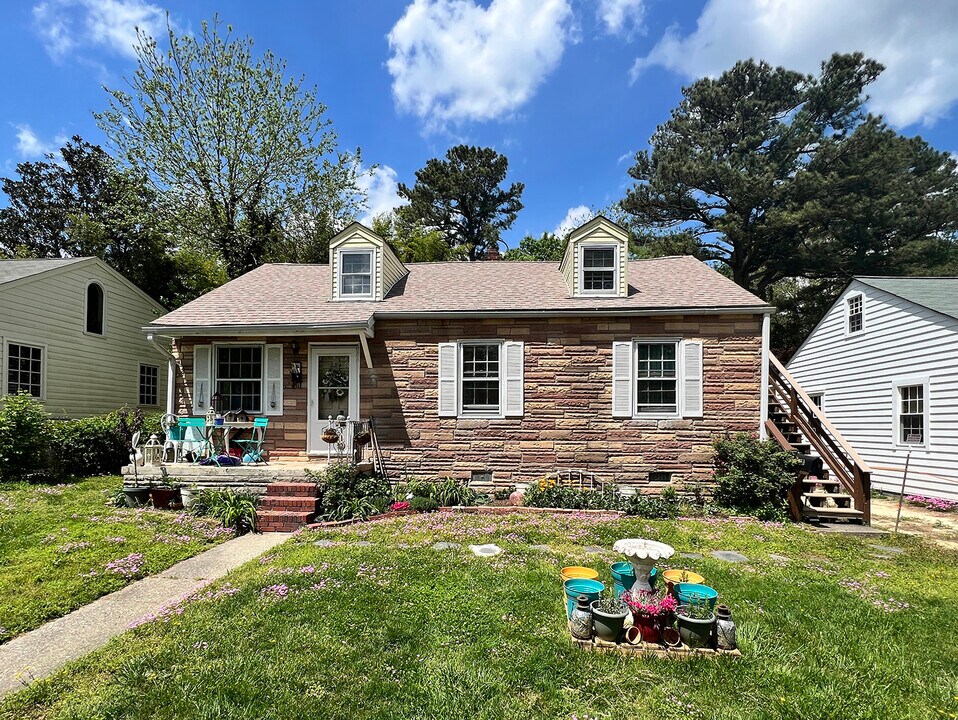 224 Virginia Ave, Unit B in Williamsburg, VA - Building Photo