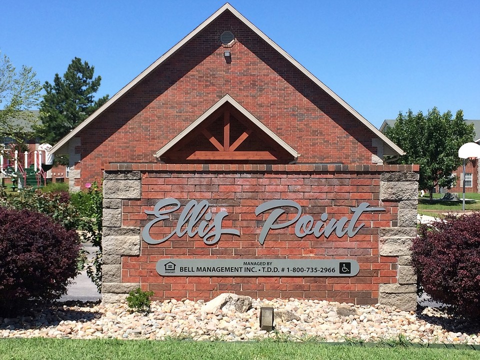 Ellis Point Apartments in Webb City, MO - Foto de edificio