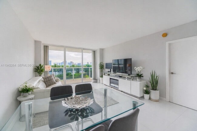 property at 3625 N Country Club Dr