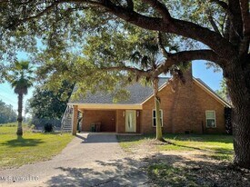 14008 Dundeewood Rd in Biloxi, MS - Building Photo