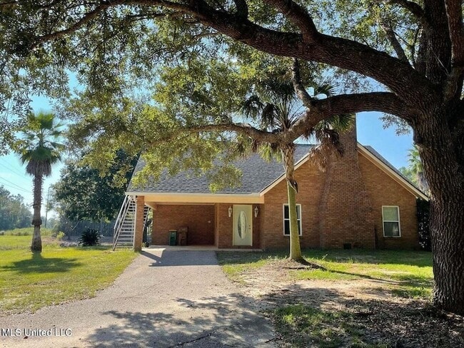 property at 14008 Dundeewood Rd