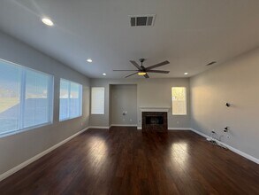 4715 Avenue J-4 in Lancaster, CA - Building Photo - Building Photo