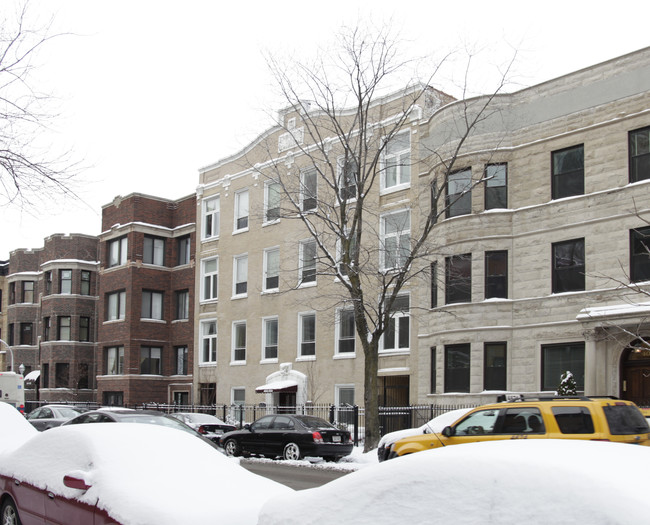 4022 N Clarendon Ave in Chicago, IL - Foto de edificio - Building Photo