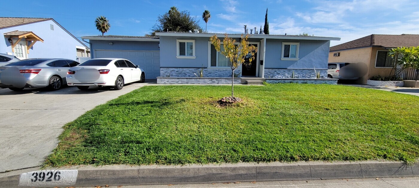 3926 N Frijo Ave in Covina, CA - Building Photo