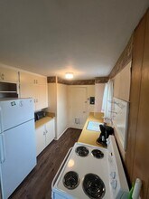 34228 Christmas Tree Ln in Creswell, OR - Building Photo - Building Photo