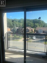 3538 Colonial Dr in Mississauga, ON - Building Photo - Building Photo