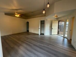 7837 Gadsby Ct in Elk Grove, CA - Building Photo - Building Photo