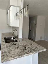 13411 Castilian Dr-Unit -1 in Houston, TX - Building Photo - Building Photo