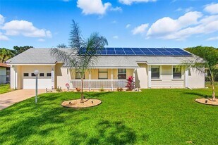 8 Blakeport Ln in Palm Coast, FL - Building Photo