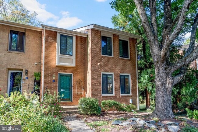 property at 2012 Swans Neck Way