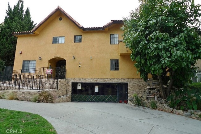 property at 2020 Beachwood Dr