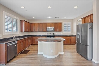 1121 Copper Grass St in Henderson, NV - Building Photo - Building Photo