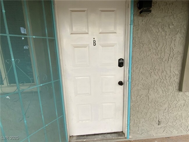 property at 466 E Sunset Rd