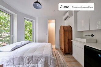 Room in Shared 4 bed/4 bath home in Brooklyn, NY - Building Photo - Building Photo