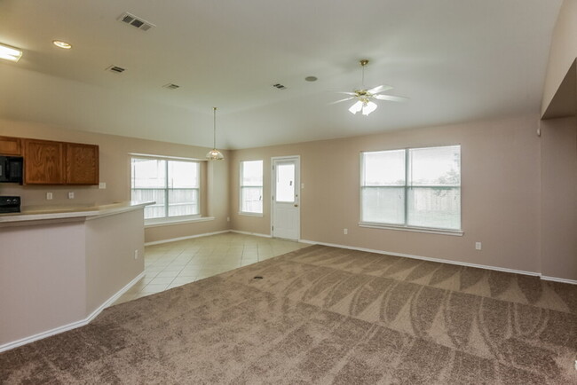 1412 Brownford Dr in Burleson, TX - Building Photo - Building Photo