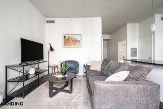 440 NE 4th Ave in Fort Lauderdale, FL - Foto de edificio - Building Photo