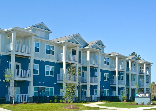 The Reserve at Forest Hills in Wilmington, NC - Building Photo - Building Photo