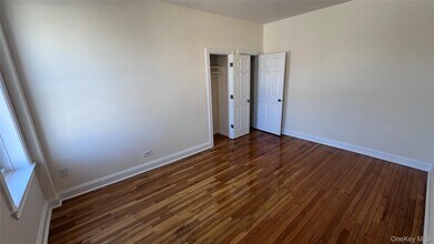 164-18 43rd Ave in Queens, NY - Building Photo - Building Photo