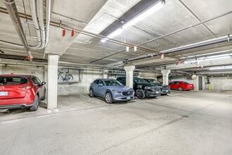 1211 Lagoon Ave, Unit #411 in Minneapolis, MN - Building Photo - Building Photo