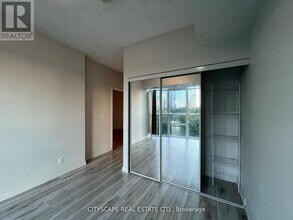 80 Absolute Ave in Mississauga, ON - Building Photo - Building Photo