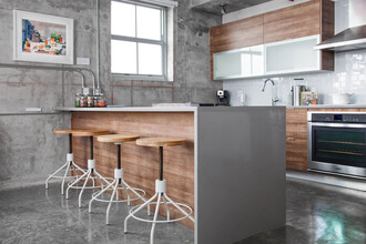 Filling Station Lofts in Miami, FL - Foto de edificio - Building Photo