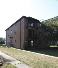 415-419 Alles St in Des Plaines, IL - Building Photo - Building Photo