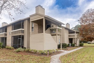 10200 Belle Rive Blvd in Jacksonville, FL - Building Photo